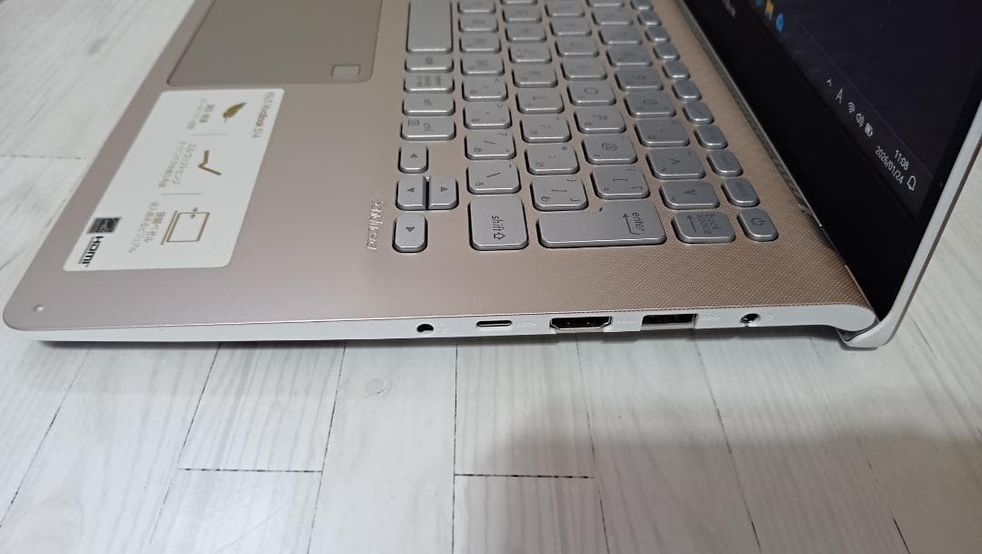Asus Vivobook S14 8世代i3 おしゃれ