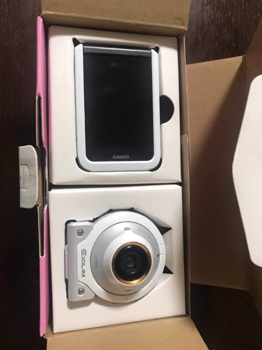 ビデオカメラ CASIO EX-FR100LWE