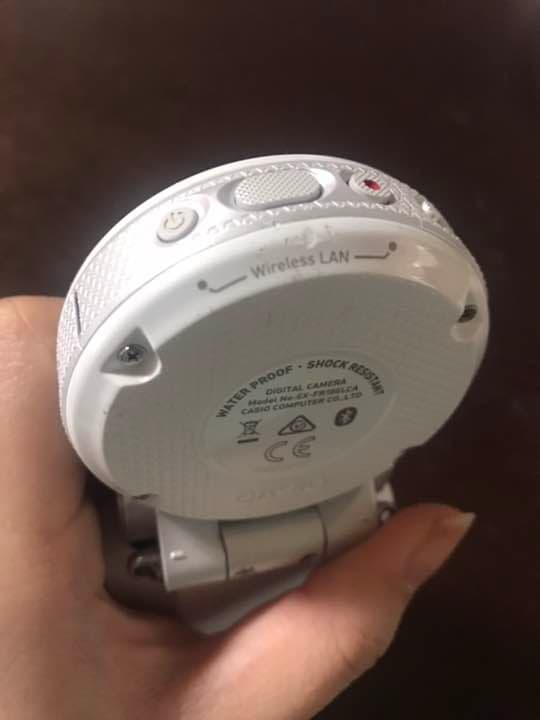 ビデオカメラ CASIO EX-FR100LWE