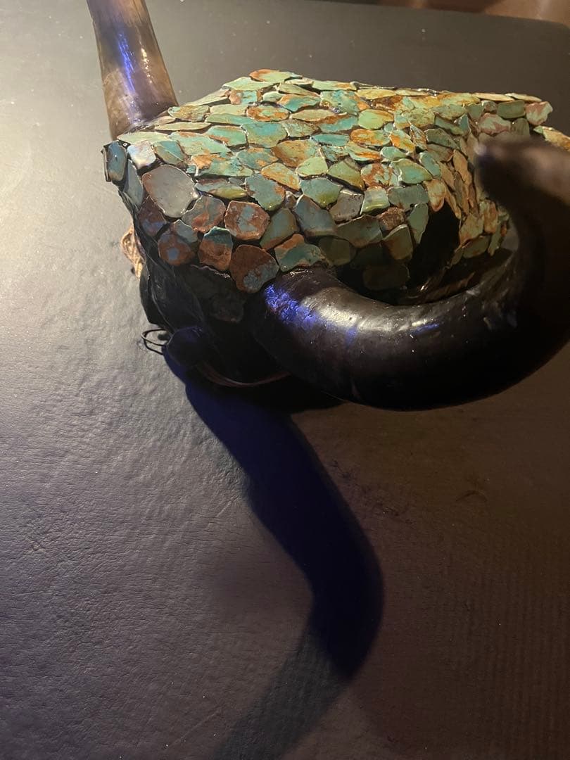 ネイティブアメリカン　牛の頭骨　ターコイズの装飾