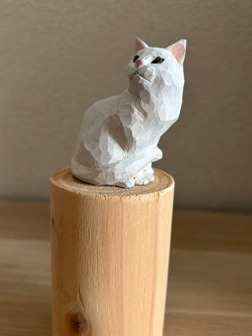 バンナイリョウジ　木彫り猫