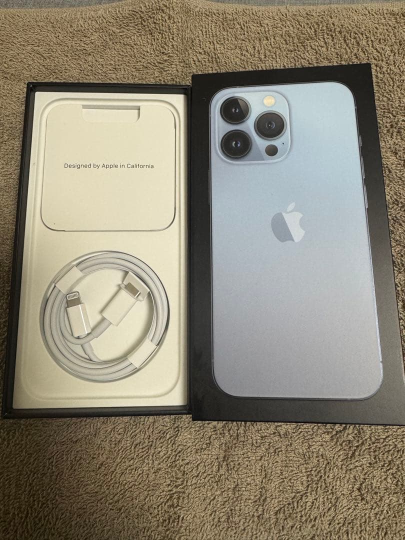 Apple iPhone 13 Pro 本体、箱、充電ケーブル