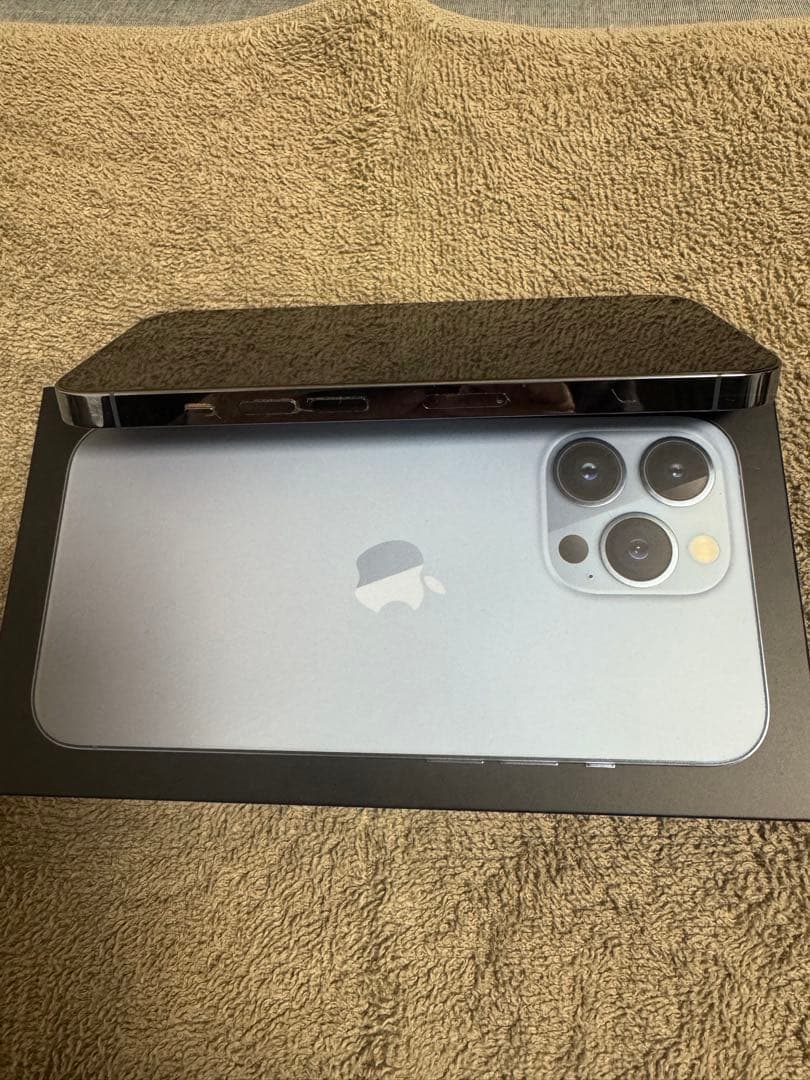 Apple iPhone 13 Pro 本体、箱、充電ケーブル