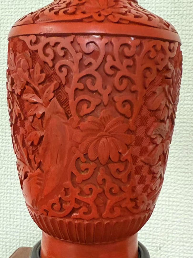 堆朱漆彫り花瓶 中国美術 彫刻 花瓶彫漆 花瓶（花の彫刻） 年代物 美品 　箱付