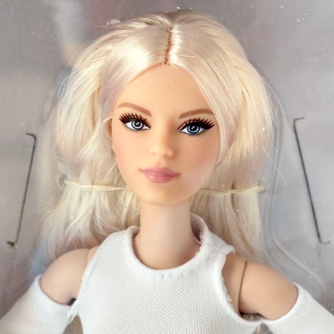 【未開封】バービー ルックス #6 シグネチャー モデル