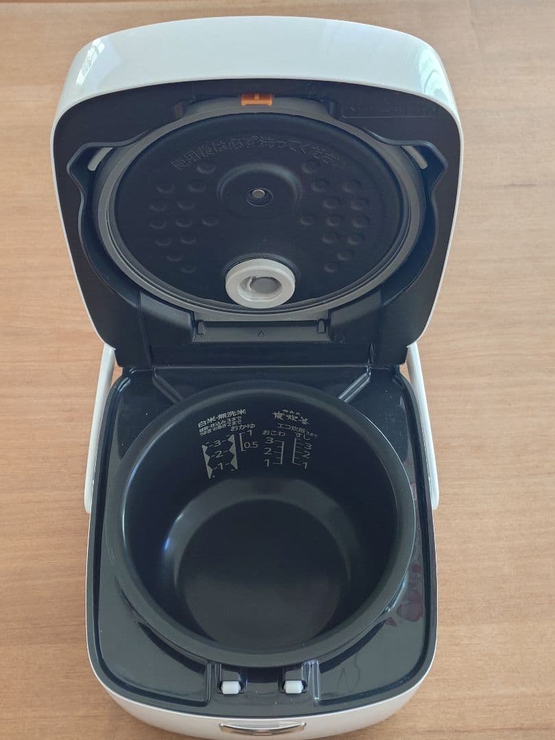 【まる】Mitsubishi 三菱 炊飯器 NJ-SV06R-W