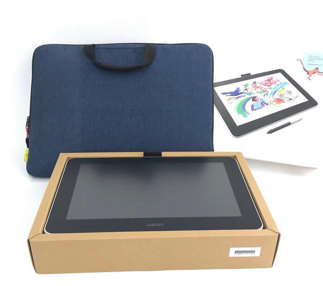 Wacom One Creative Pen Display 本体 専用ケース付