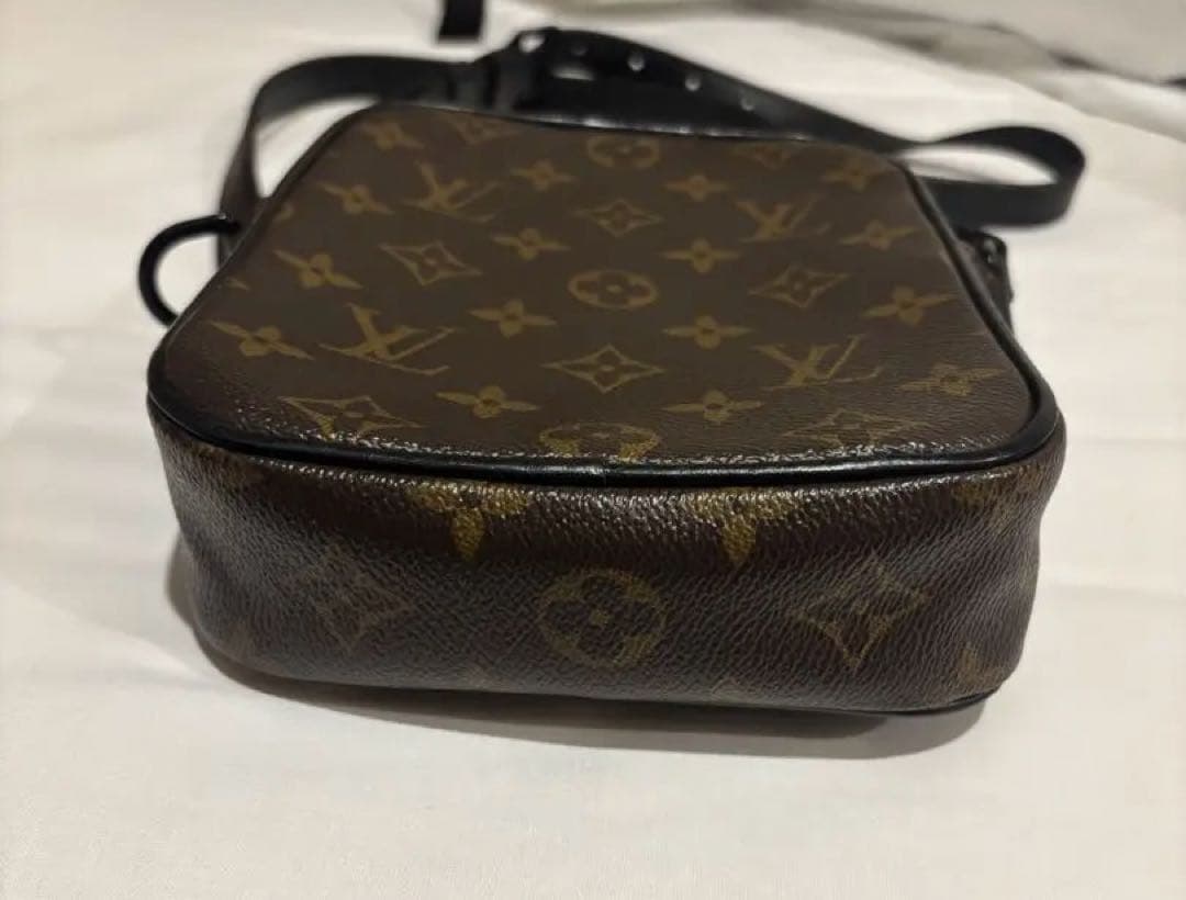 【美品】ルイヴィトン クリストファーウェアラブルウォレット モノグラムマカサー