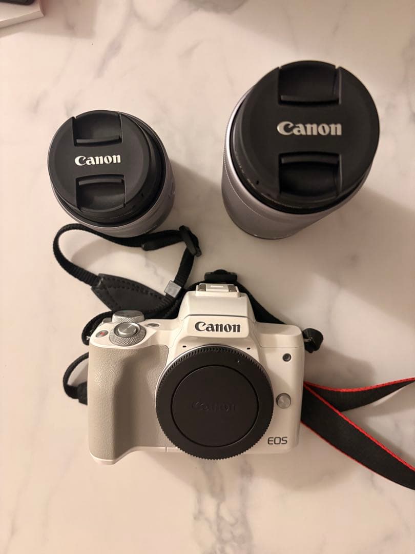Canon EOS Kiss M ミラーレス一眼 本体とレンズ2本