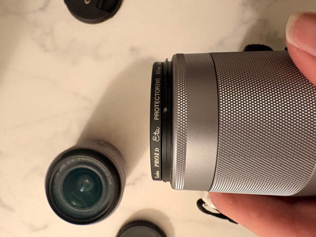 Canon EOS Kiss M ミラーレス一眼 本体とレンズ2本