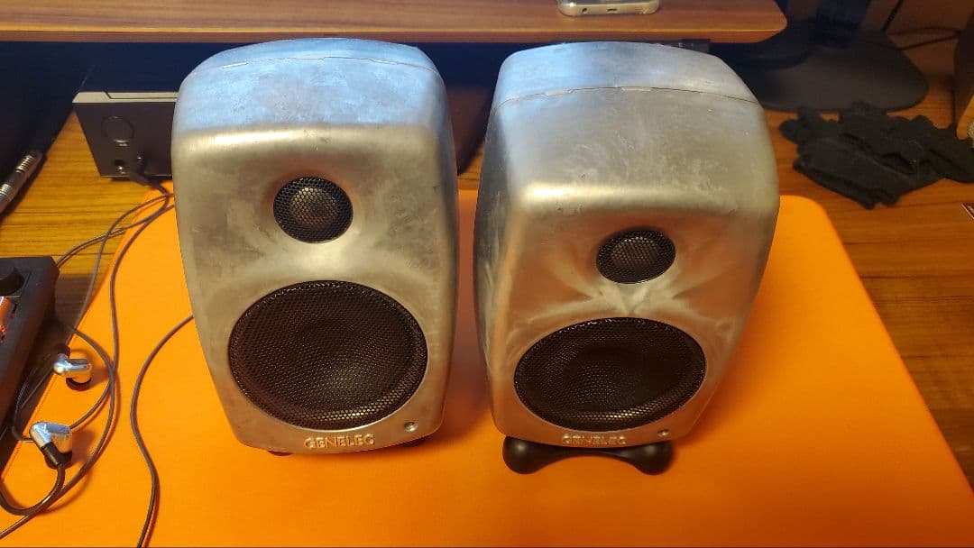 genelec g one raw 1ペア