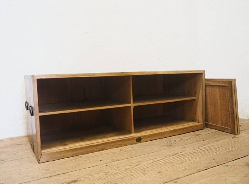 1078 ヴィンテージ　ロータイプの収納棚　サイドボード　ローボード　レトロ