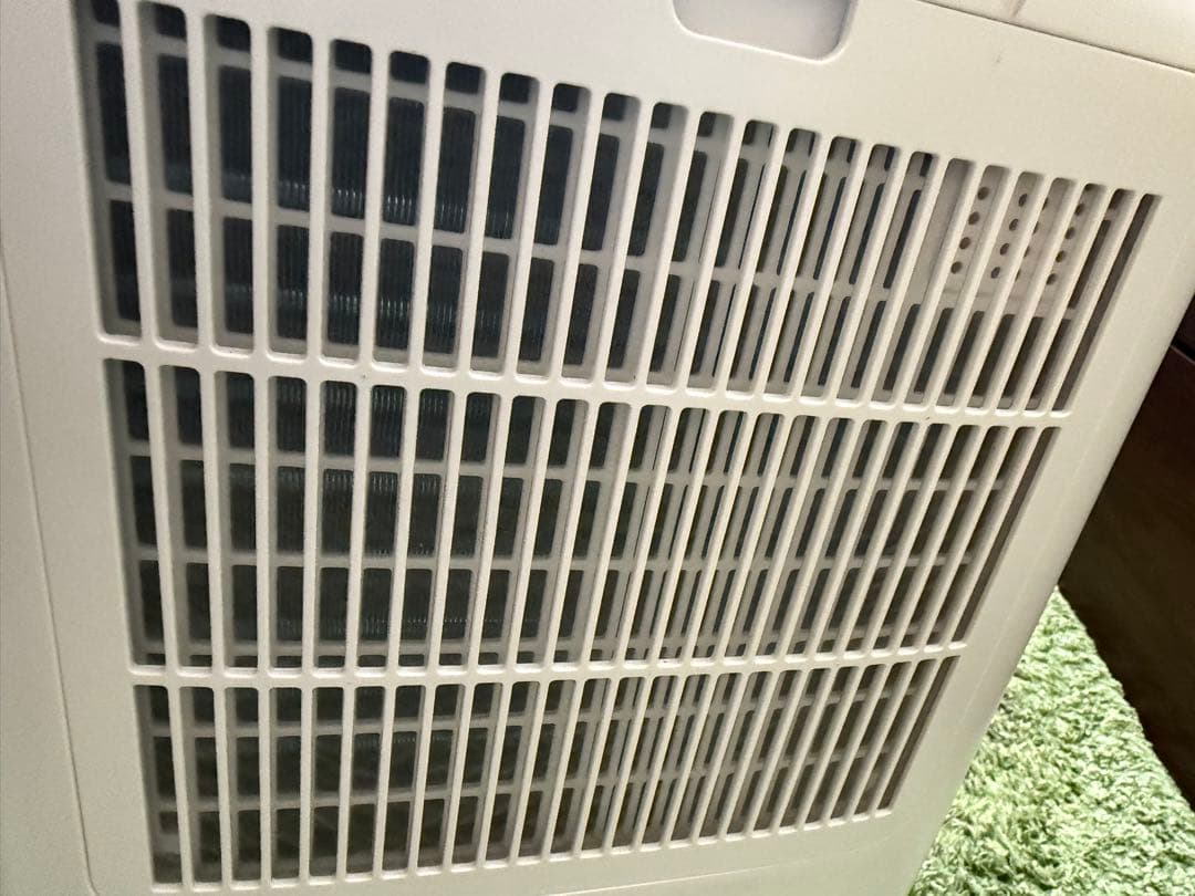 SHARP 除湿機 型名　CV-R71-W 2023年