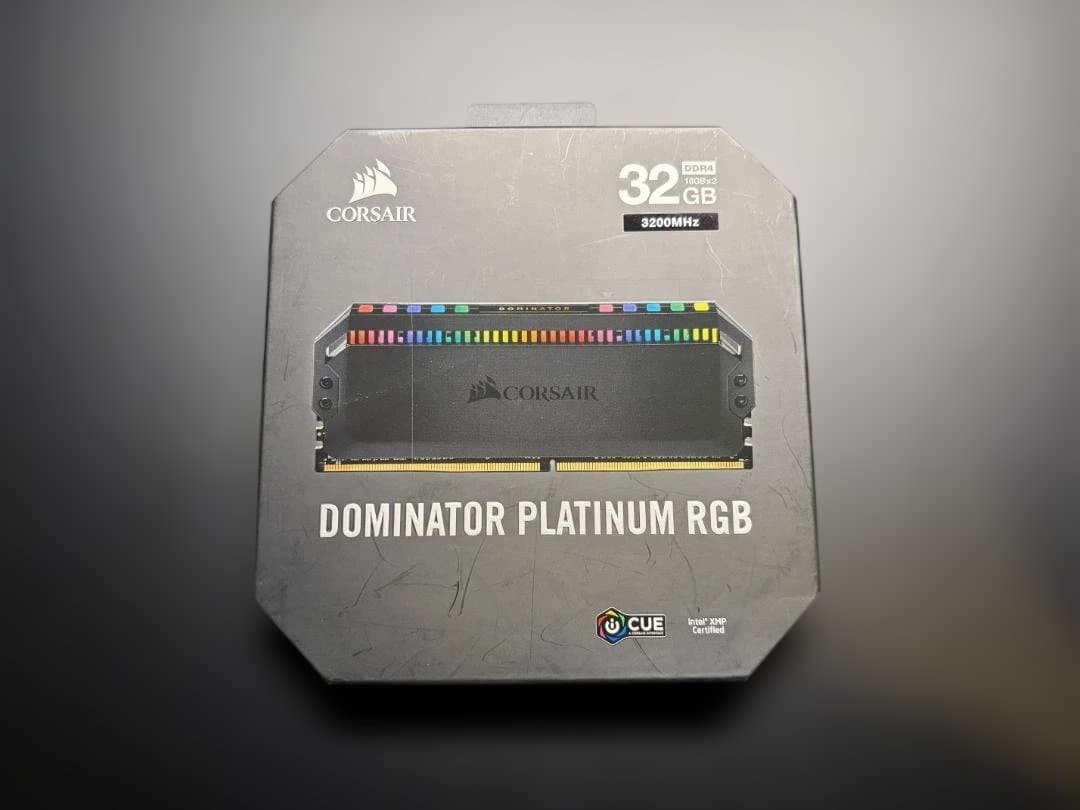 【専用】CORSAIR DOMINATOR DDR4 32GB ×2 白、黒