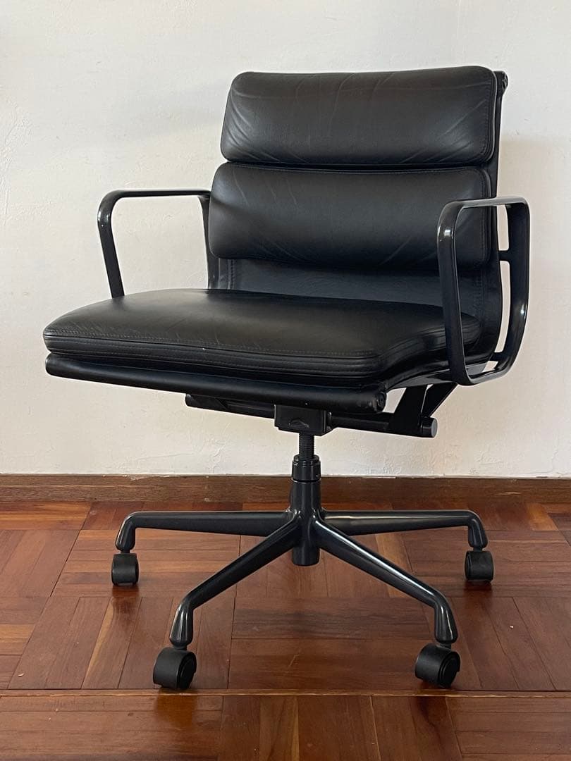 ハーマンミラー イームズ ソフトパッド チェア ブラック