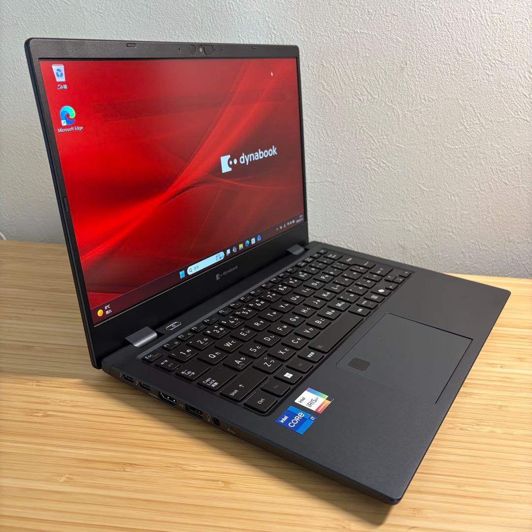 美品 東芝 2025年モデル 第13世代 i7 32GB/512GB 軽型