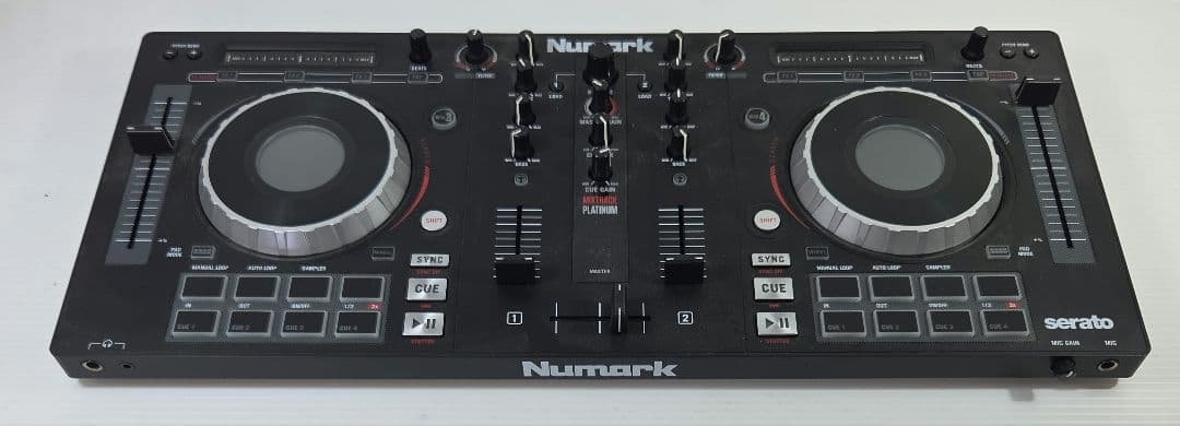 Numark Mixtrack Platinum 4デッキDJ