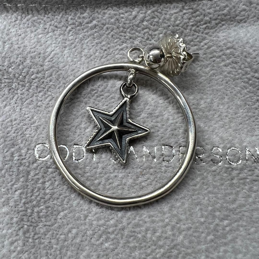 アクセサリー CODY SANDERSON Circular Star Earrings