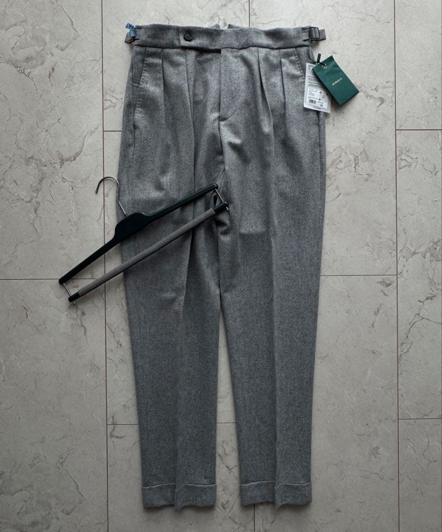 【極美品・未使用級】 BERWICH ベルウィッチ カノニコウール100%