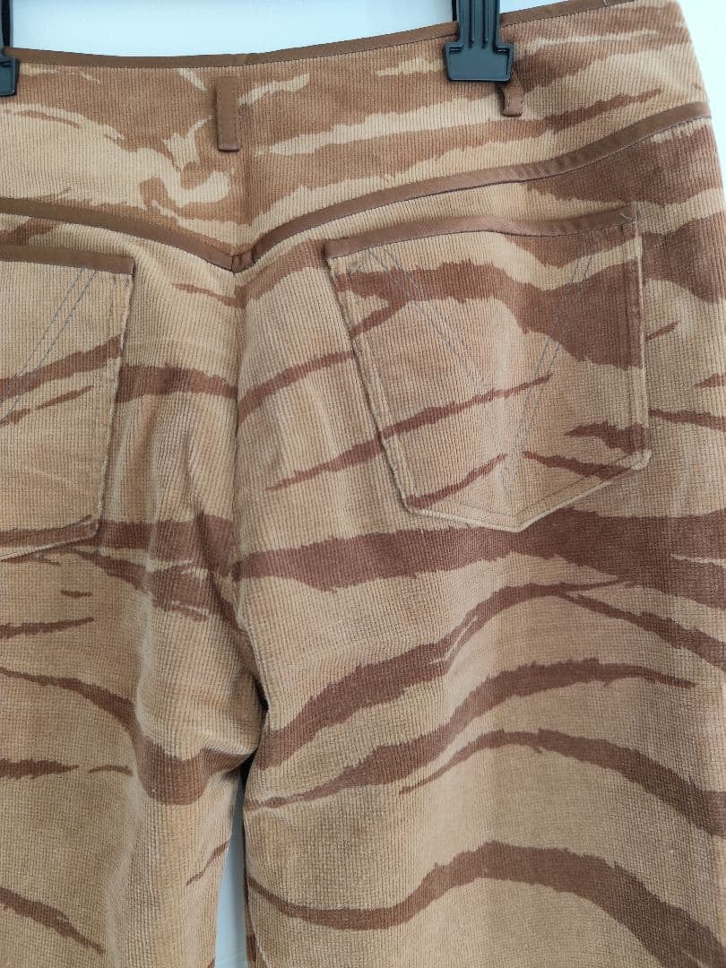 未使用　VALENTINOヴァレンティノコーデュロイ　size６　アニマル柄