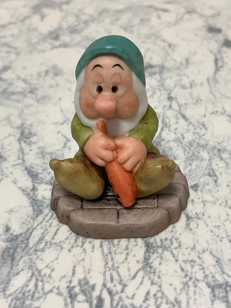 加藤工芸　白雪姫と7人のこびと　ガーデンフィギュアコレクション