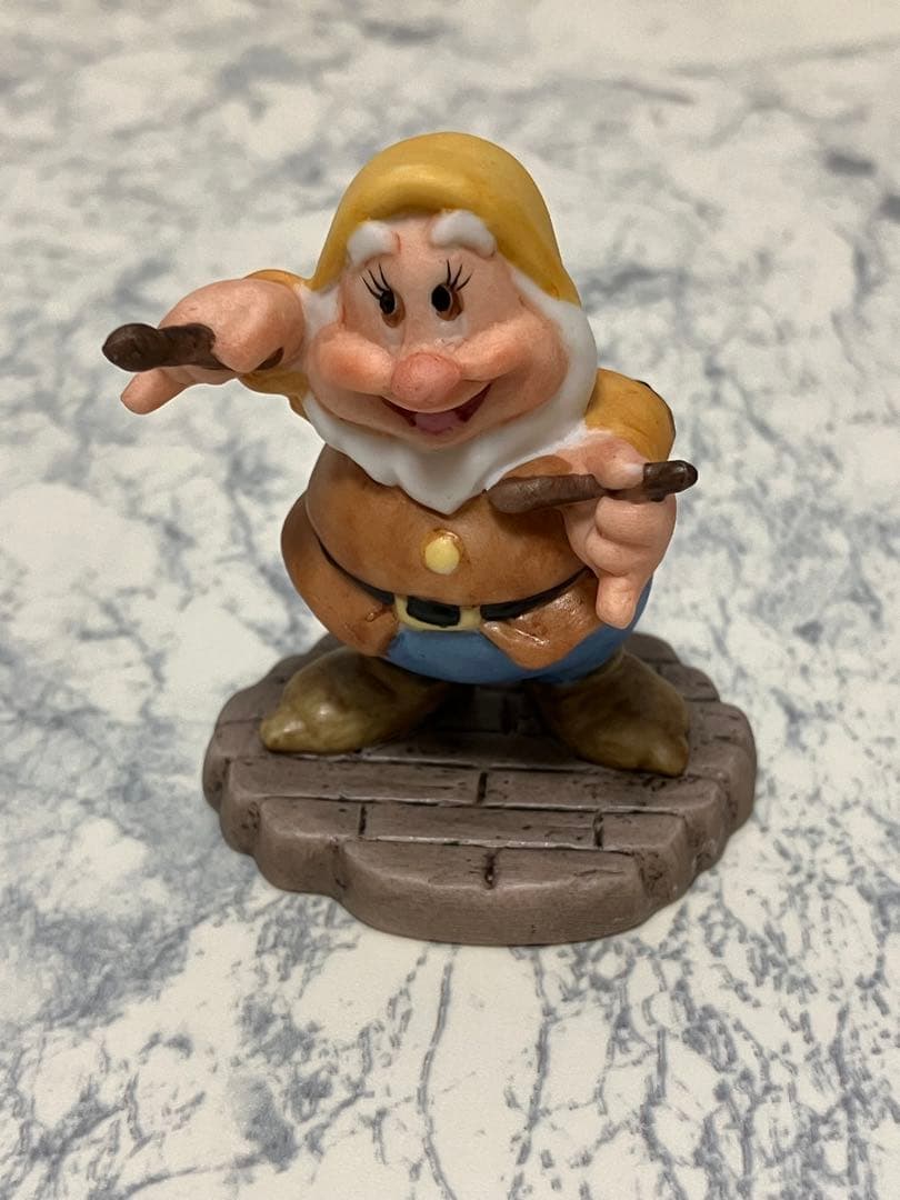 加藤工芸　白雪姫と7人のこびと　ガーデンフィギュアコレクション