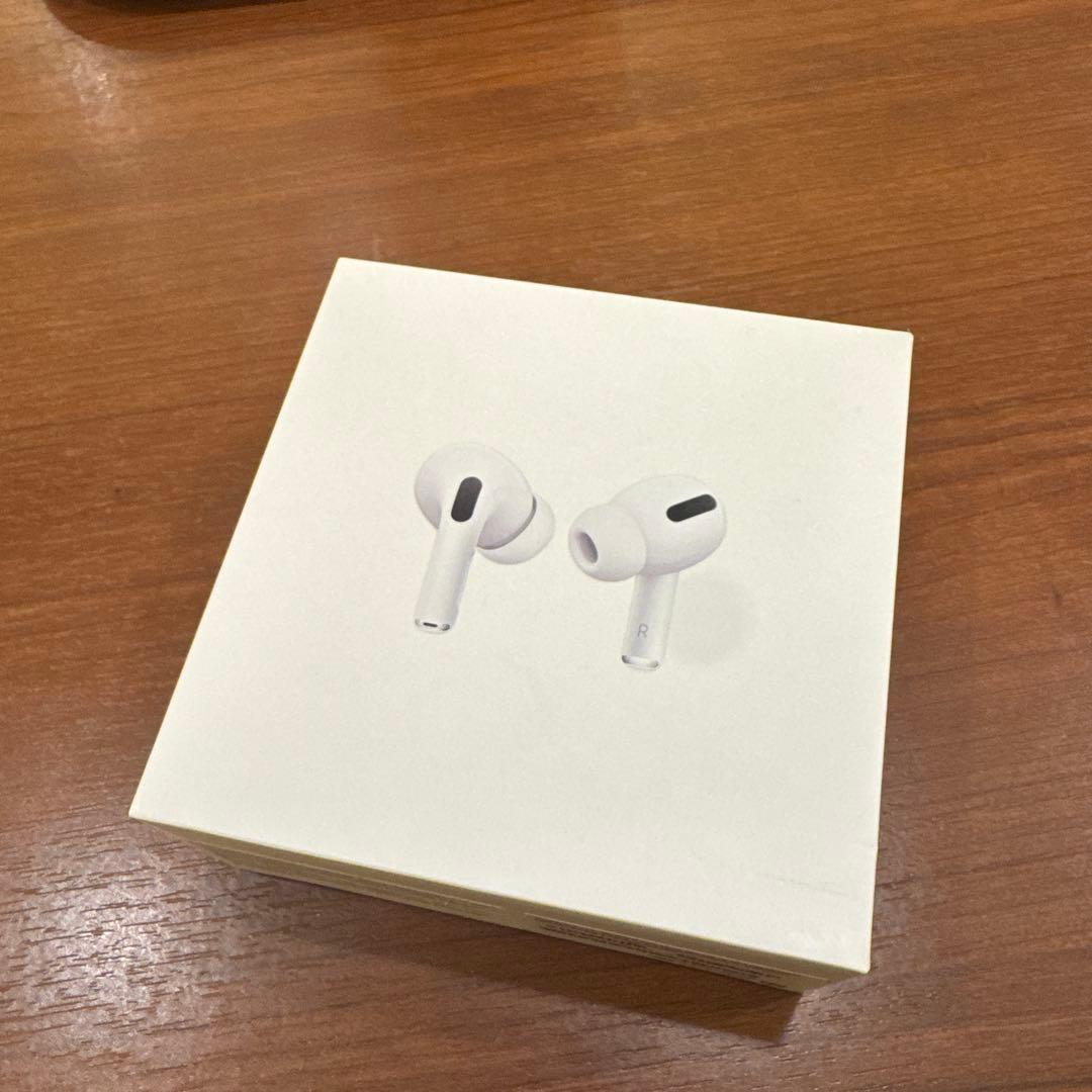 Apple AirPods Pro ワイヤレス充電ケース付き