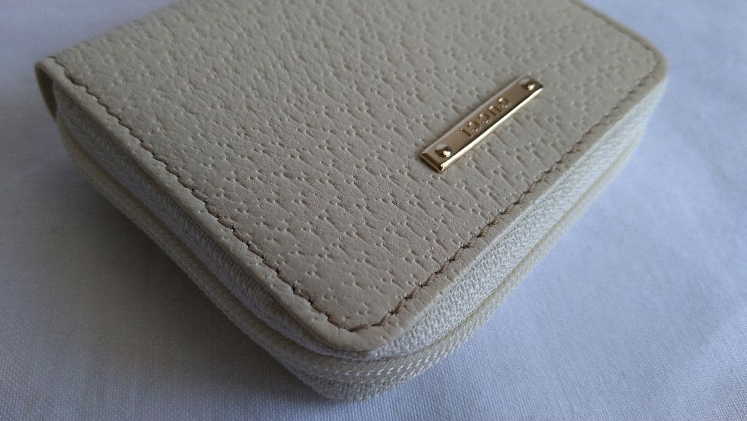 値下げ◆未使用新品GUCCI ホワイトケース 115255 B8694