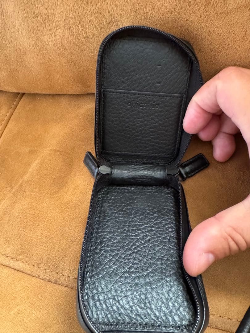 超美品　objcts.io オブジェクツアイオー マイクロバッグ黒iPhone