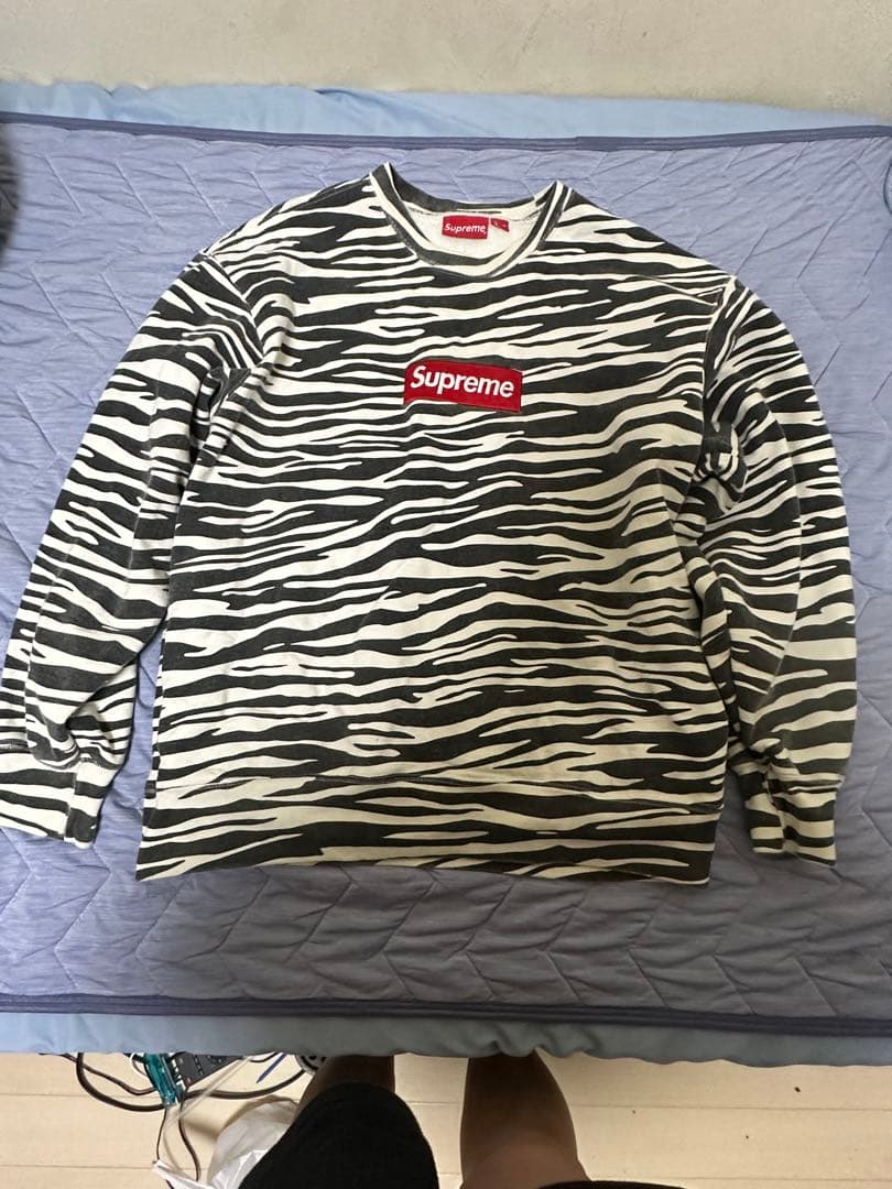 し*ま様 Supreme ゼブラ柄　クルーネック トレーナー　サイズL