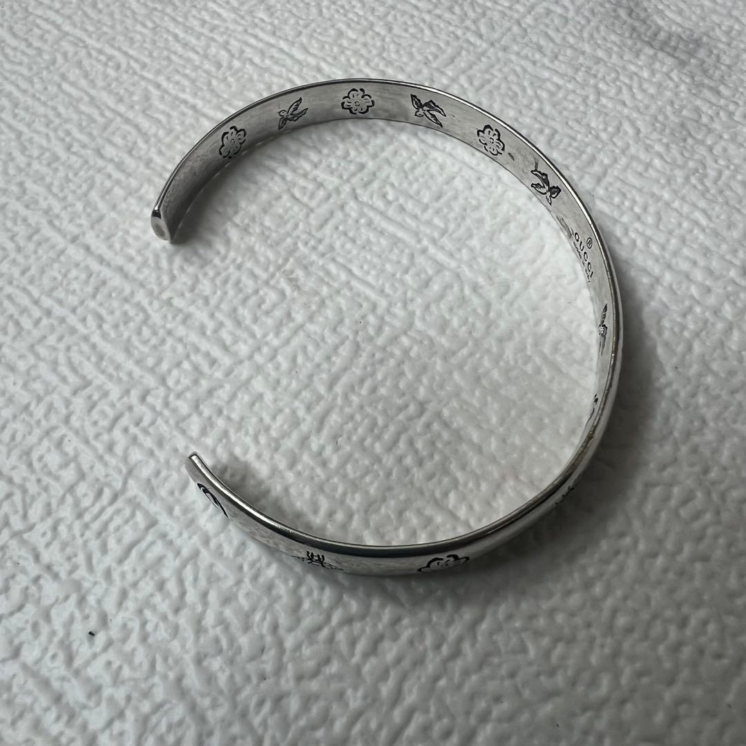 GUCCI シルバーバングル 'Blind for love' 16cm