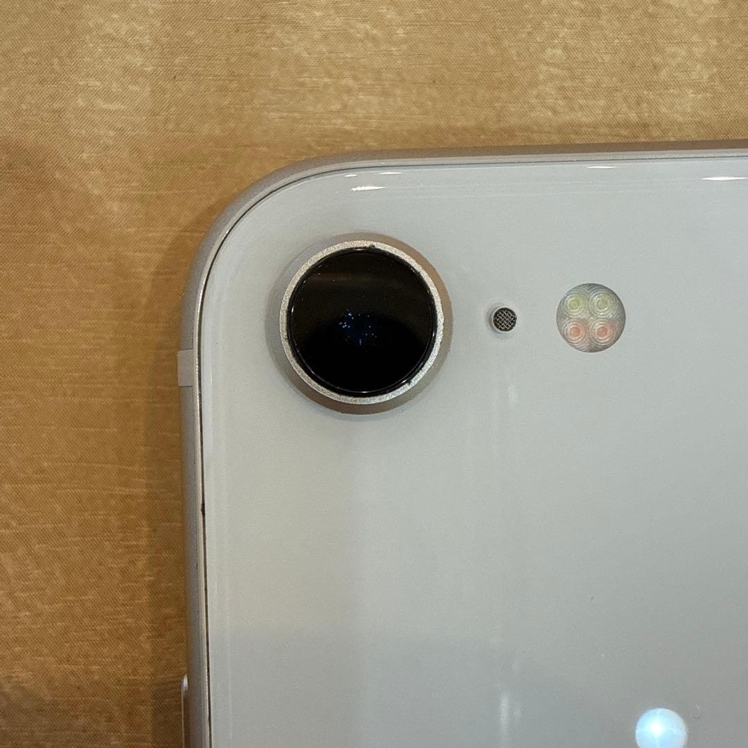 【美品】iPhone SE 第3世代 スターライト 64GB SIMフリー