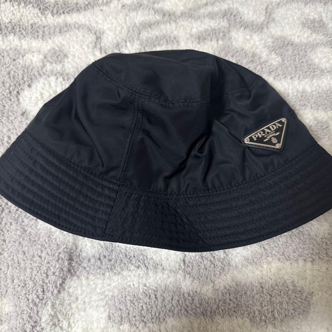 プラダ　バケットハット