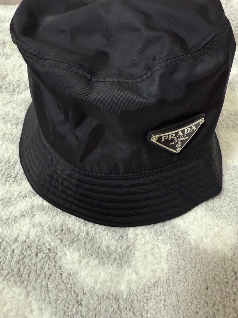 プラダ　バケットハット