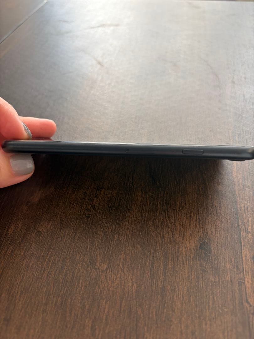 Apple iPhone SE (第3世代) ブラック 本体