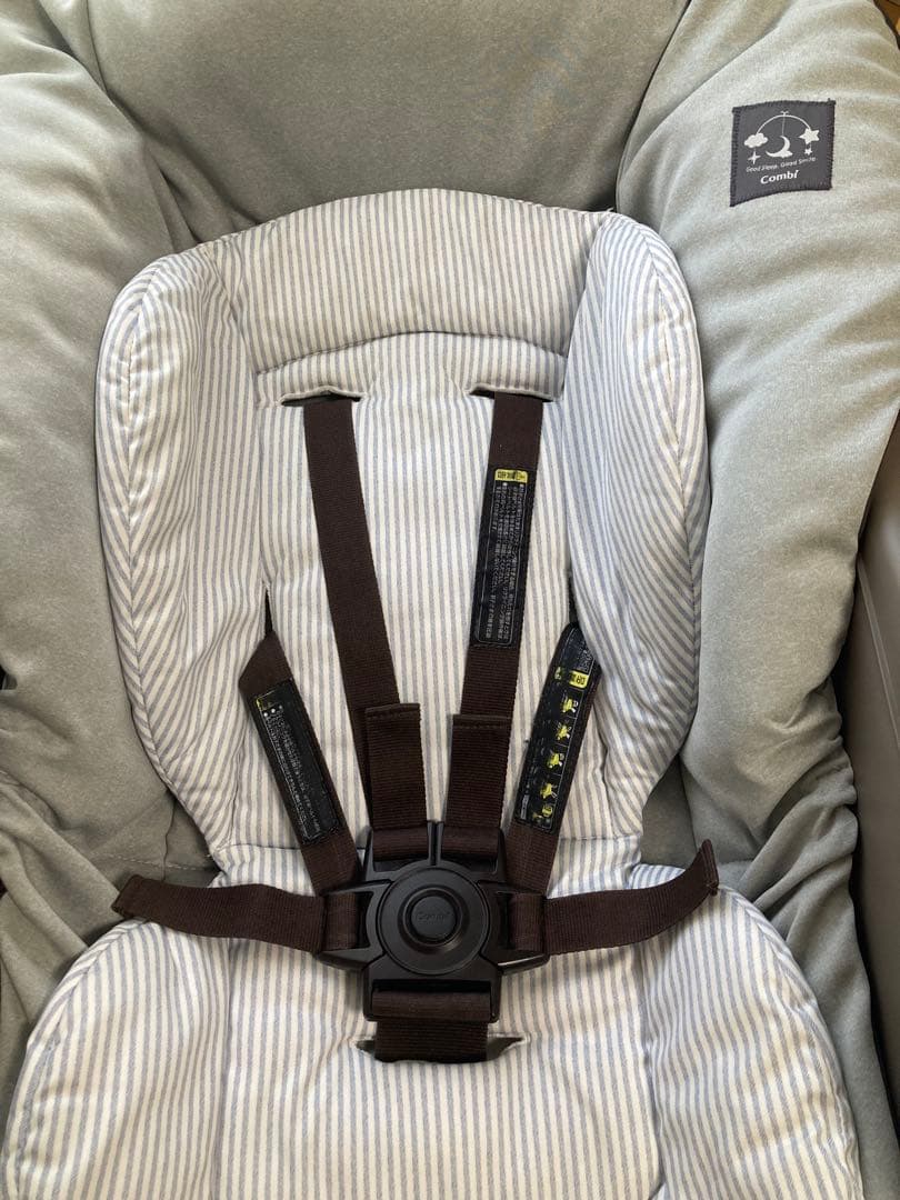 Combi ベビーステーション　手動ハイローチェア　ヒッコリーグレー