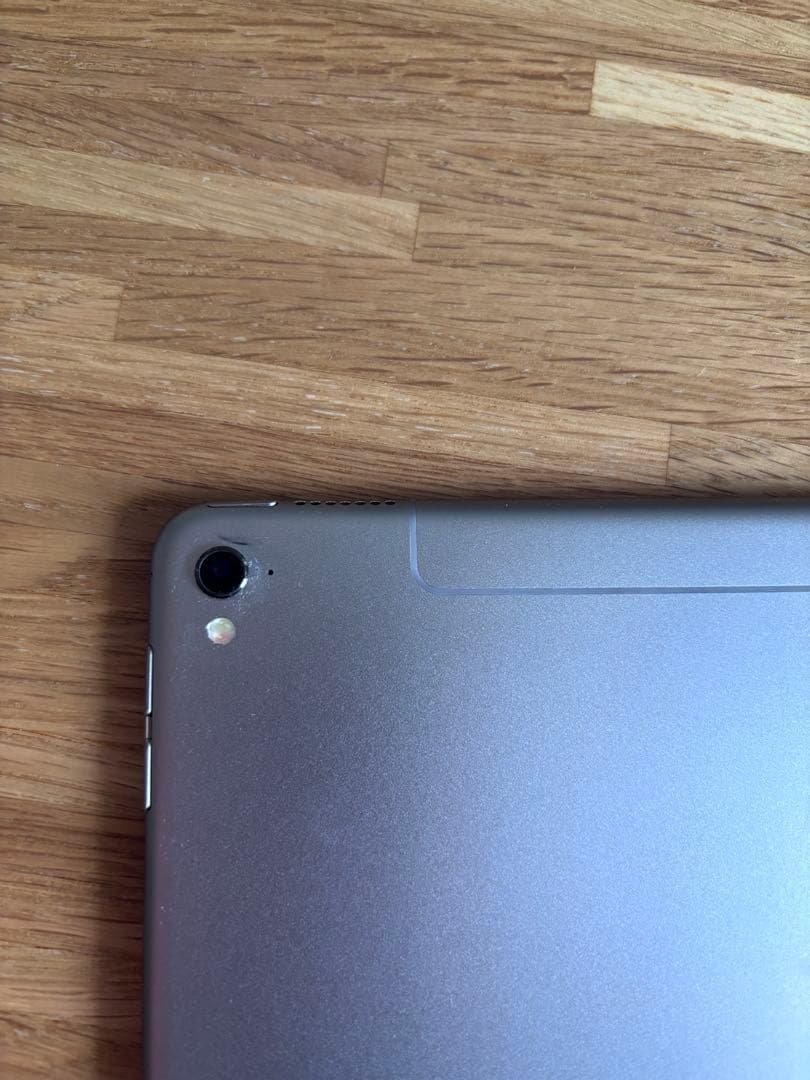 iPad pro スペースグレー 9.7インチ ケース、フィルム付き