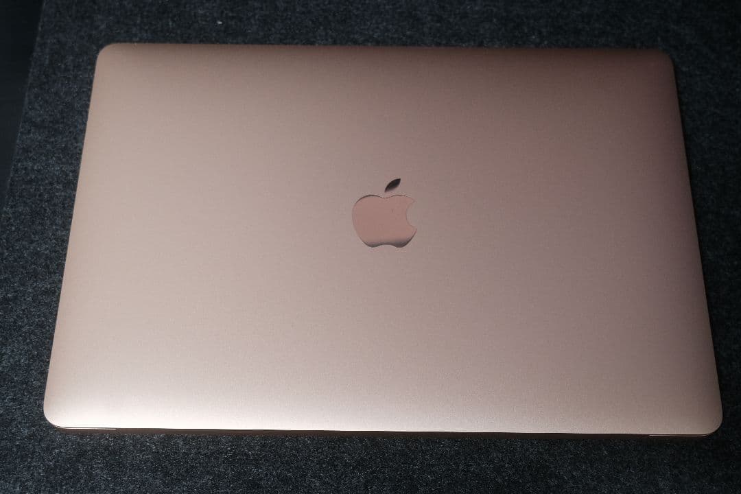 Macbook air 13インチ(2018)　ゴールド