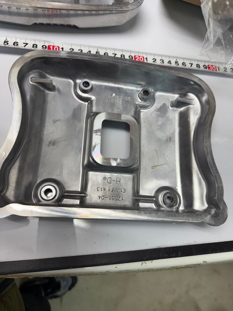 16年フォーティエイト　スポーツスター　純正パーツ