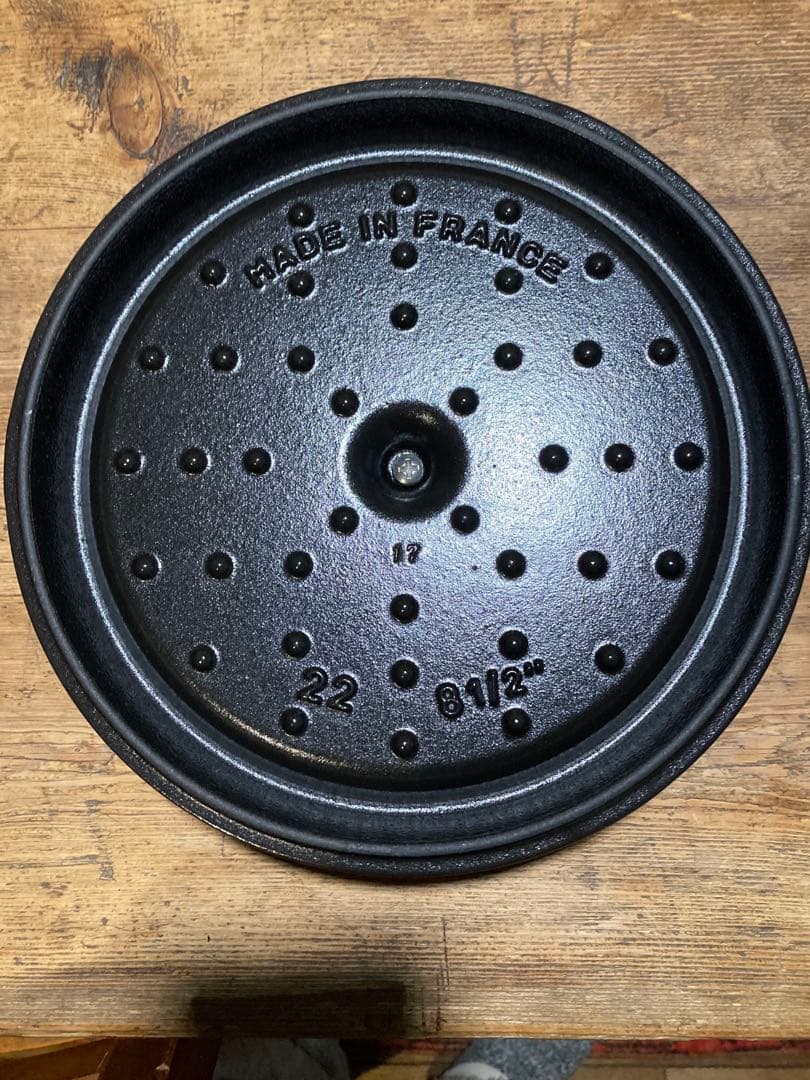 Staubストウブ　ピコココットラウンド　22cm 限定色ボルドーシリアル番号入