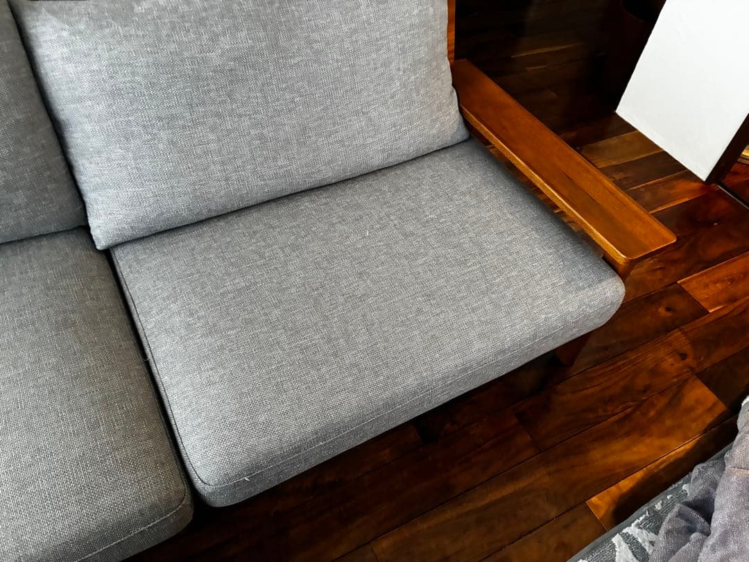 【定価15万円超】unico KIRP 3人掛けソファ　ウッドフレーム