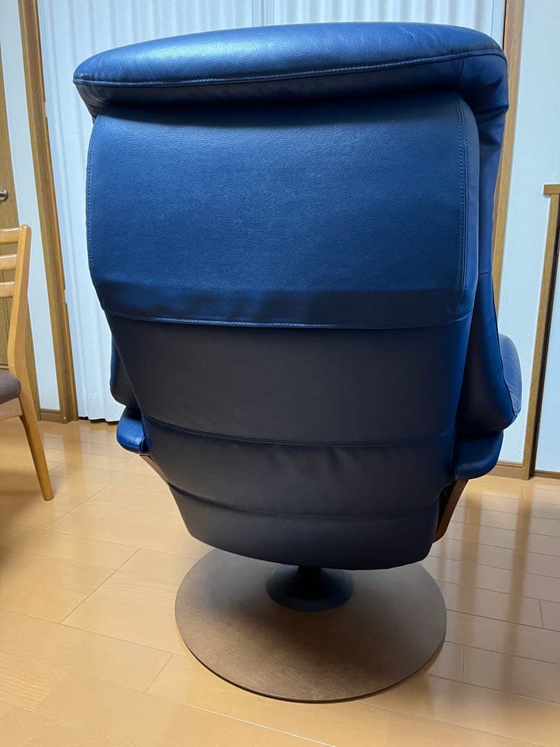 カリモク　リクライニングチェアー　合成皮革 ネイビー　1人用