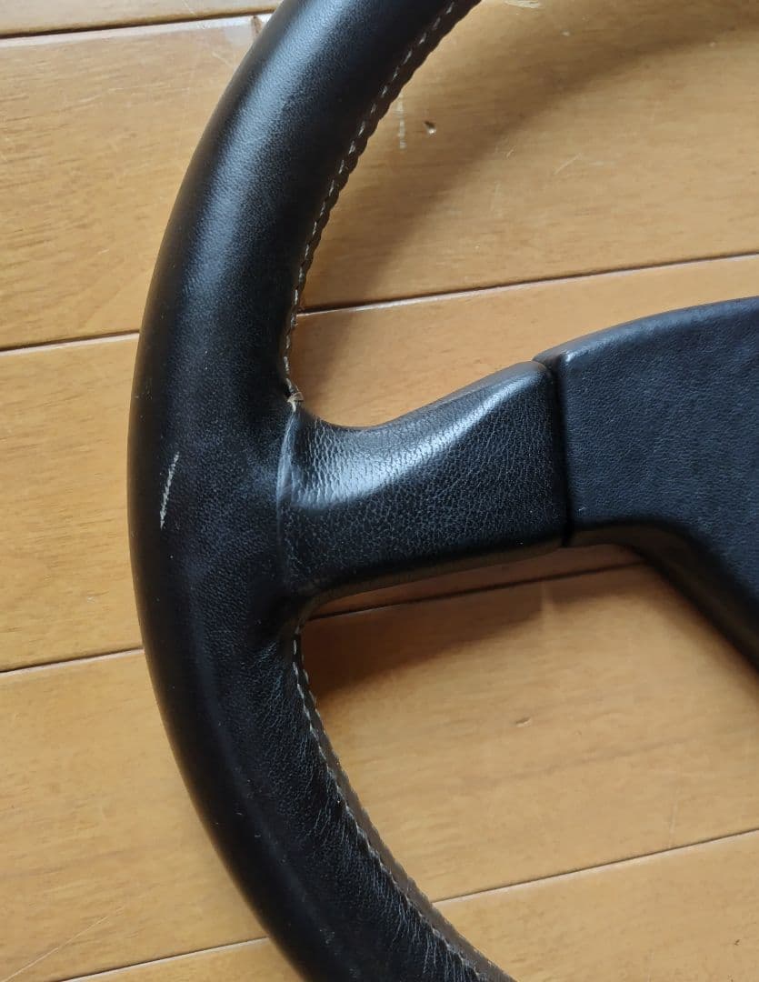 Momo Cobra OD355mm ボス2種付