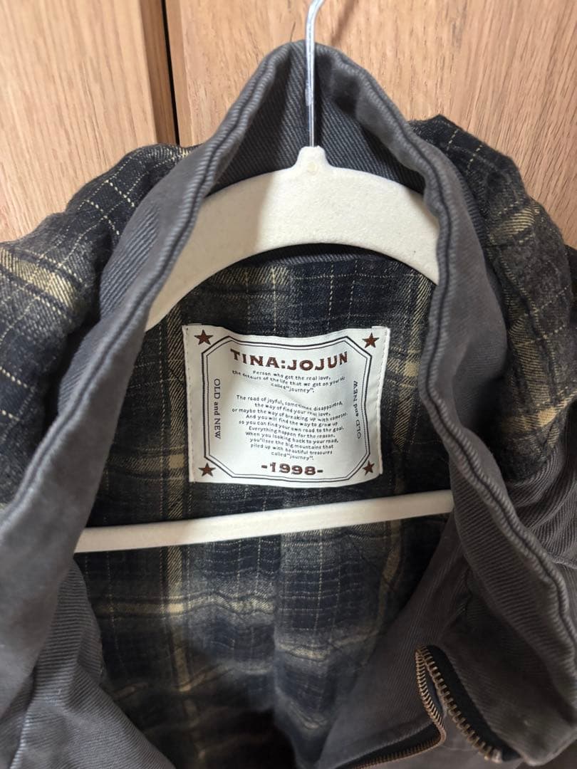 TINA:JOJUN ジップアップフード付き ボンバージャケット