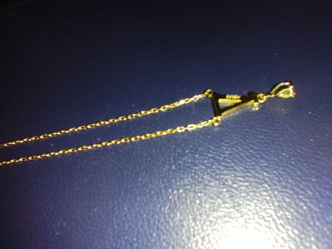 AHKAH　トライアングルトップ石付ネックレス　k18