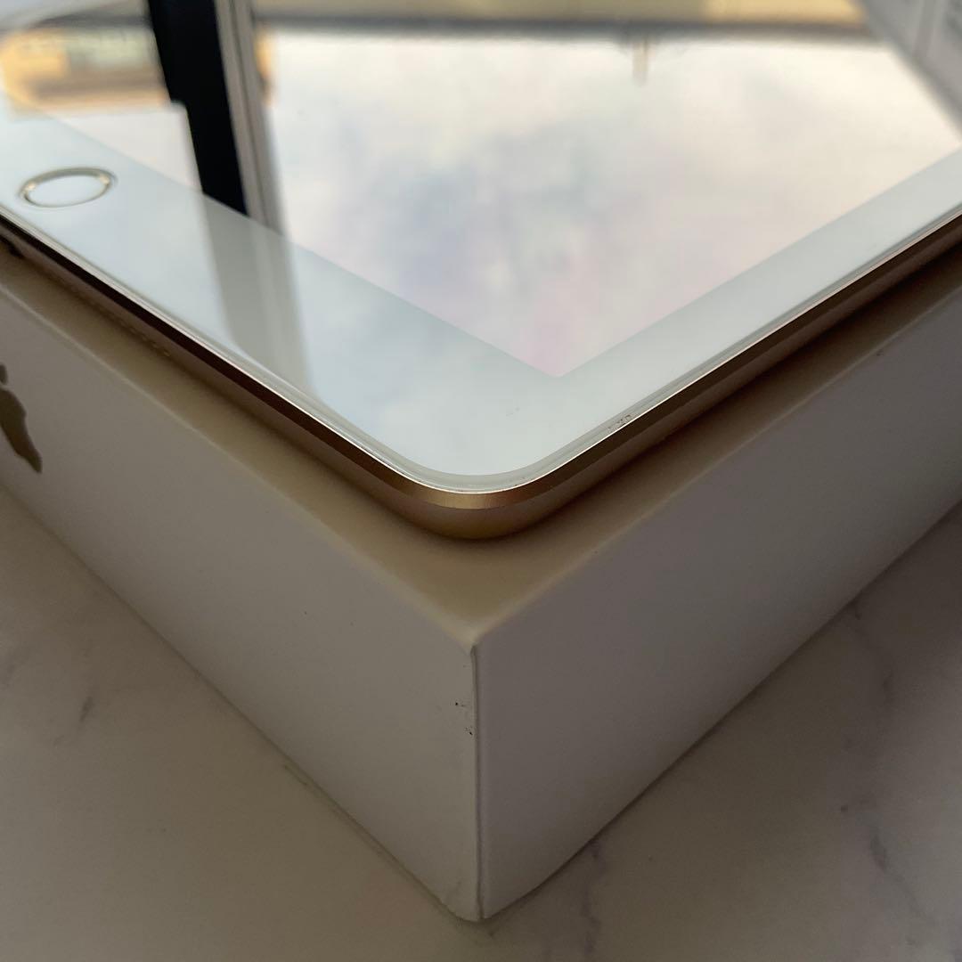 【良品】Apple iPad 第5世代 Wi-Fi Cellular 32GB