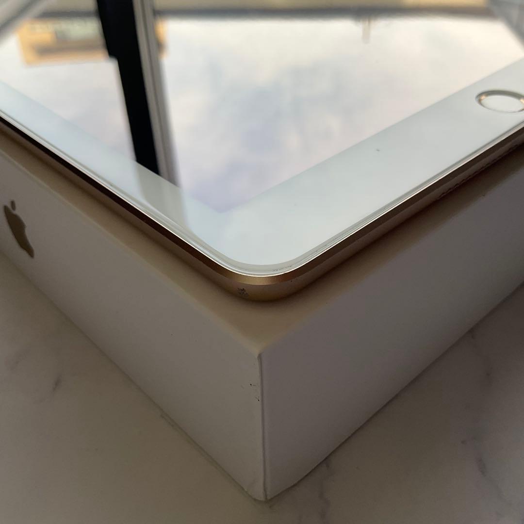 【良品】Apple iPad 第5世代 Wi-Fi Cellular 32GB