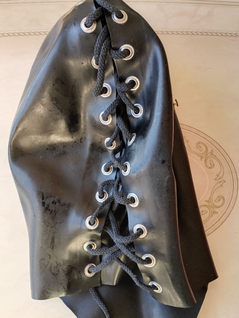 Rubber's Finest 本格ラバーマスク 1.2mm 厚 男