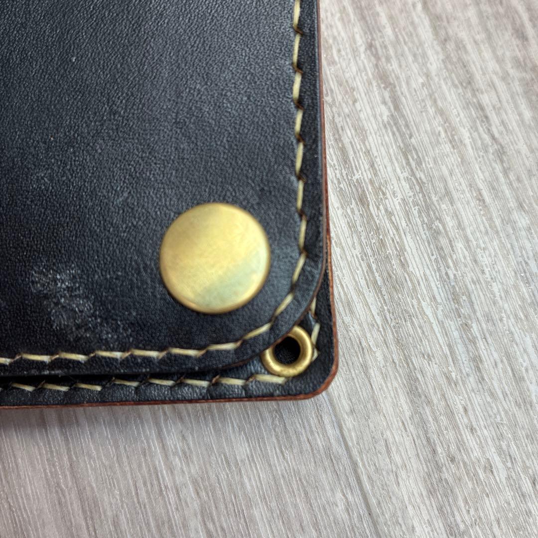 【茶芯ブラック】トラッカーウォレット　ミドル　真鍮　お札を折らずに収納　タイプA