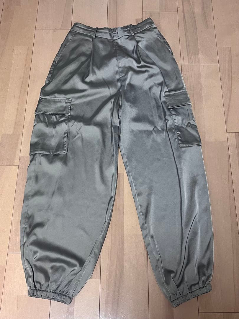 カーキ★サテン★カーゴパンツ